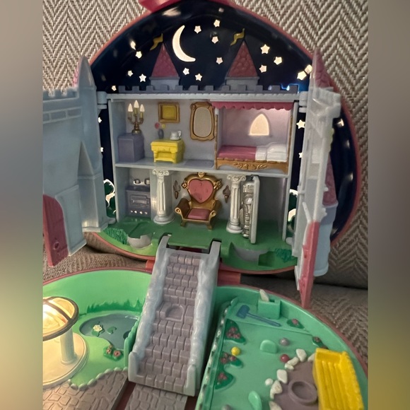1992 Polly Pocket Starlight Castle - Lights Work - No figures! - Picture 4 of 7